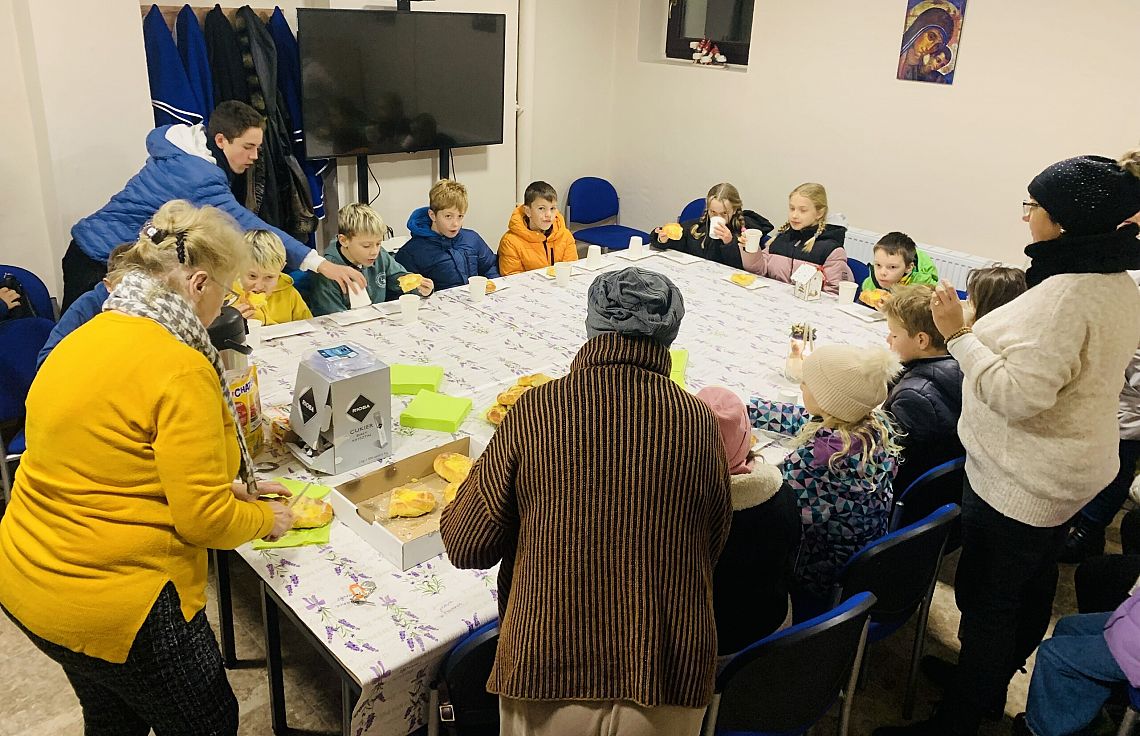 Pierwsze roraty, śniadanie dla dzieci grafika