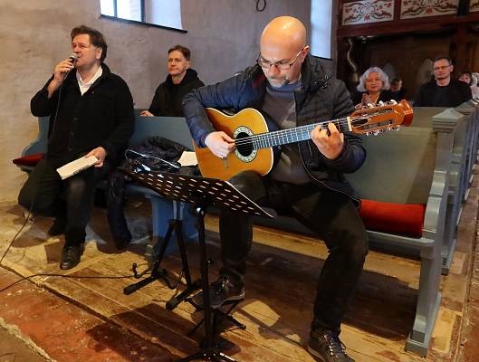 Uwielbienie, Adoracja Najświętszego Sakramentu...