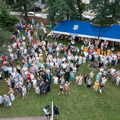 Foto z Odpustu, Festynu i Dziękczynienia za 35 lat posługi Franciszkanów w Dobrej grafika