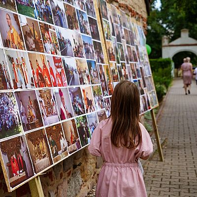 Foto z Odpustu, Festynu i Dziękczynienia za 35 lat posługi Franciszkanów w Dobrej grafika