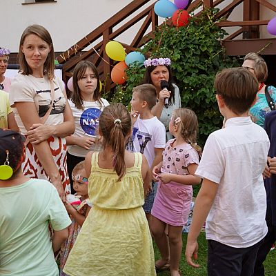 Foto z Odpustu, Festynu i Dziękczynienia za 35 lat posługi Franciszkanów w Dobrej grafika