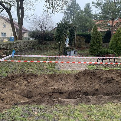 Prace przy kościele grafika