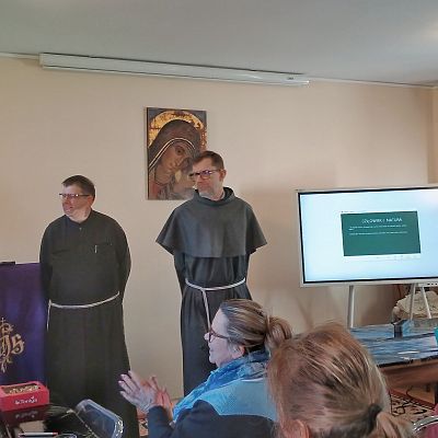 Zdjęcia z warsztatów grafika