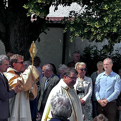 Relacja z procesji Bożego Ciała grafika