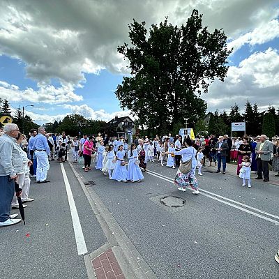 Relacja z procesji Bożego Ciała grafika