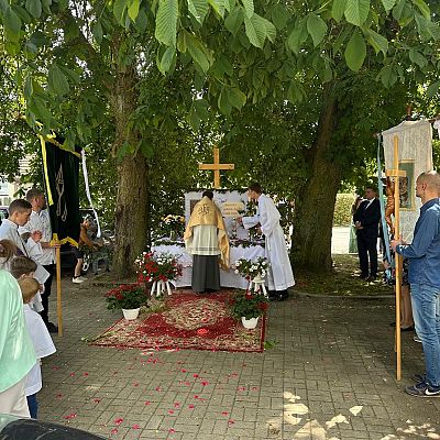 Relacja z procesji Bożego Ciała grafika