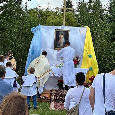 Relacja z procesji Bożego Ciała grafika