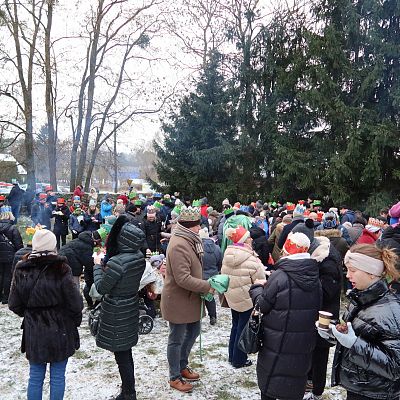 Relacja zdjęciowa z Orszaku Trzech Króli, z Agapy na placu przy kościele i z koncertu Violi Brzezińskiej z Zespołem grafika