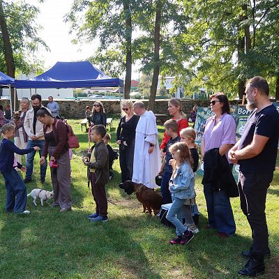 Błogosławieństwo zwierząt, konkurs muzyczny, poczęstunek dla dzieci i dorosłych grafika